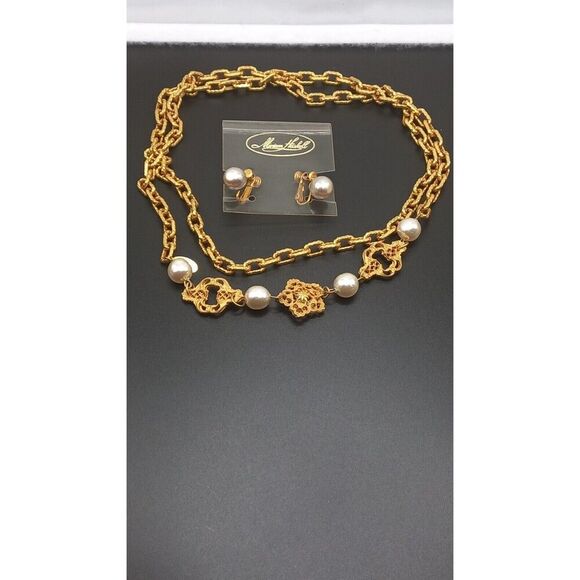 Superb. Miriam Haskell Gold/Pearl Filigree Pearls Necklace & Faux Pearl Earrings - Picture 8 of 12